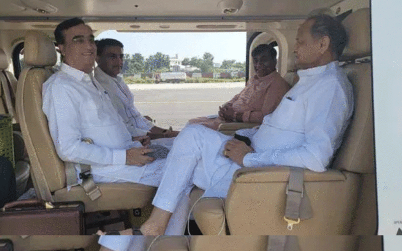 CM Gehlot campaigning for the assembly by-election, Sachin Pilot boarded in the same helicopter