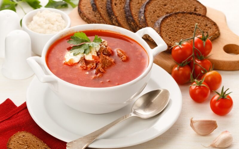 सर्दियों में बीमारियों से बचाव में गर्मा-गर्म सूप आपकी बहुत हेल्‍प करता हैं। soup