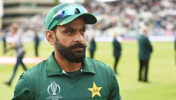 Mohammad Hafeez retires