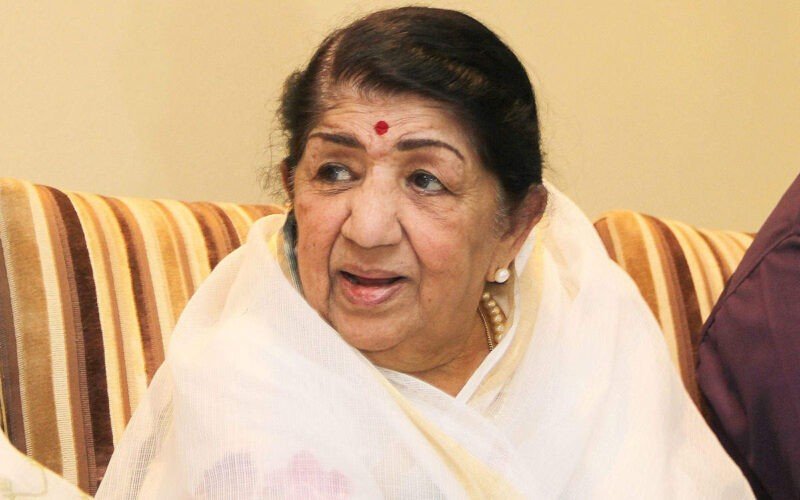 Lata Mangeshkar covid positive