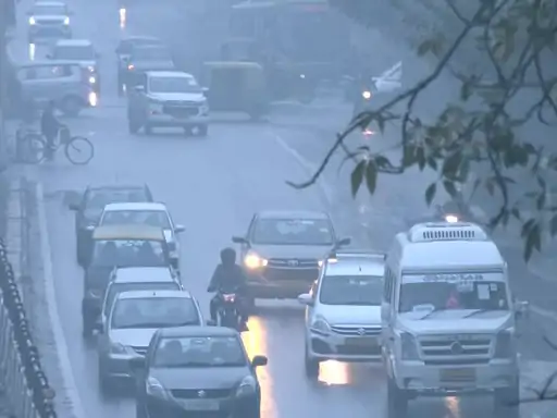 फिर लौट आई सर्दी: दिल्ली में बारिश के बाद पारा गिरा, हिमाचल में बर्फबारी और बिहार के 26 जिलों में बारिश का अलर्ट
