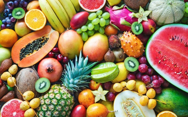 सेहत के लिए चुनिए तीन फल: फल हमारे तन और मन दोनों की सेहत की दृष्टि से फ़ायदेमंद हैं, जानिए फलों का चुनाव कैसे करना हैं