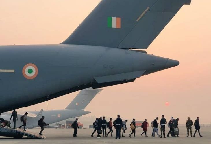 रोमानिया-हंगरी से लाए गए 630 छात्र: IAF के C-17 ग्लोबमास्टरों की हिंडन एयरबेस पर हुई लैंडिंग, अब तक 1628 छात्रों को किया जा चुका हैं रेस्क्यू