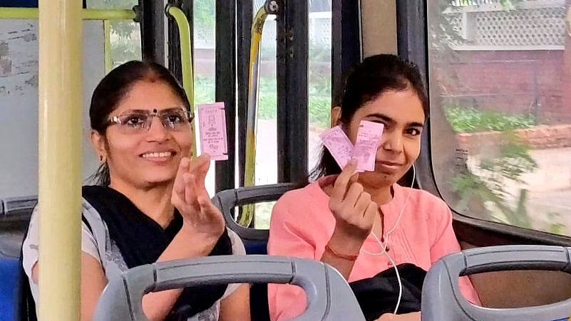 डीटीसी बस का कलंक धुला: महिलाओं को फ्री में यात्रा करवाने के बाद भी मुनाफे में चल रही हैं डीटीसी, 2.32 करोड़ कमाए