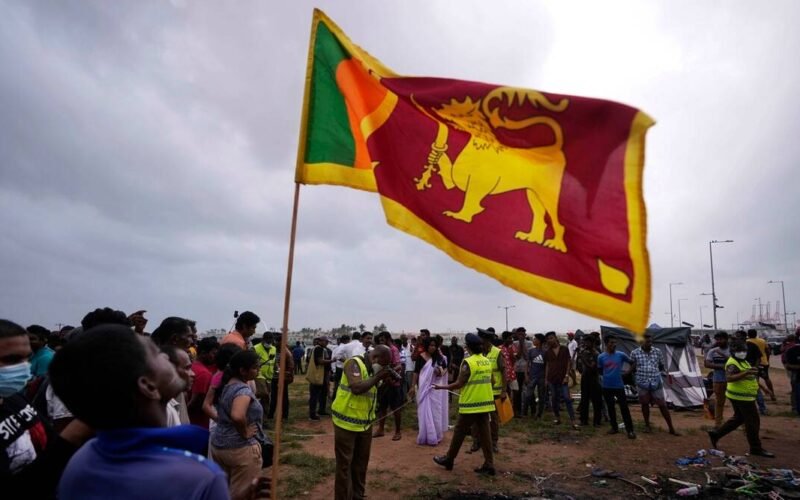 श्रीलंका में हिंसा LIVE: देश को इस हफ्ते मिलेगा नया प्रधानमंत्री, श्रीलंका सेंट्रल बैंक गवर्नर ने कही पद छोड़ने की बात