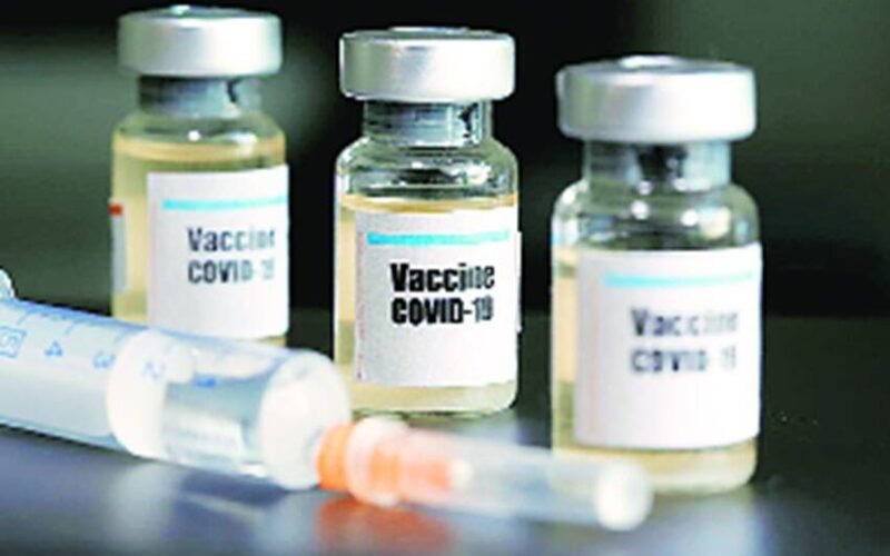 भारत में वैक्सीन ने 42 लाख लोगों की जान बचाई, WHO ने कहा था- 2 साल में 47 लाख मौतें हुईं