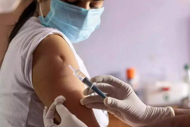 18+ को फ्री कोरोना बूस्टर डोज: अगले 75 दिन मुफ्त मिलेगी वैक्सीन