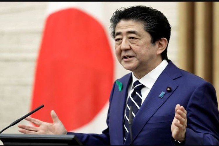 Shinzo Abe: भाषण दे रहे थे शिंजो आबे, पीछे से चली गोली और फिर दिखे खून से लथपथ