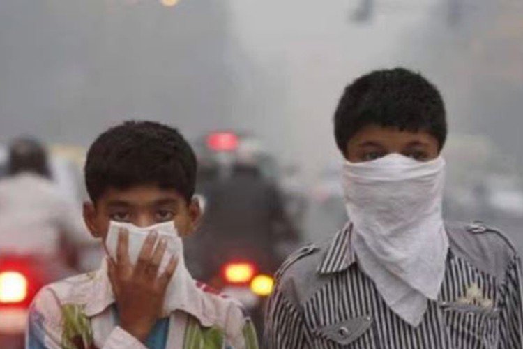 Pollution Certificate: दिल्ली में कार वाले दें ध्यान, वरना घर पहुंचेगा भारी चालान