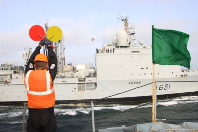 भारतीय और फ्रांसीसी नौसेना द्वारा अटलांटिक में संयुक्त सैन्याभ्यास