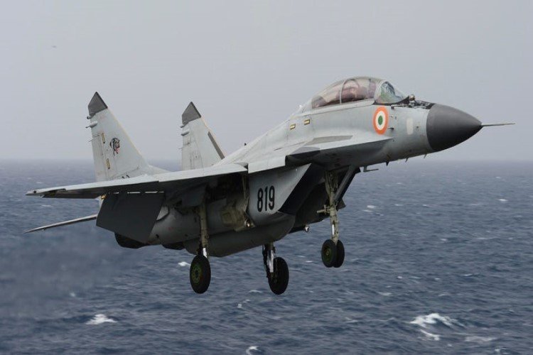 गोवा में क्रैश हुआ लड़ाकू विमान MiG 29K
