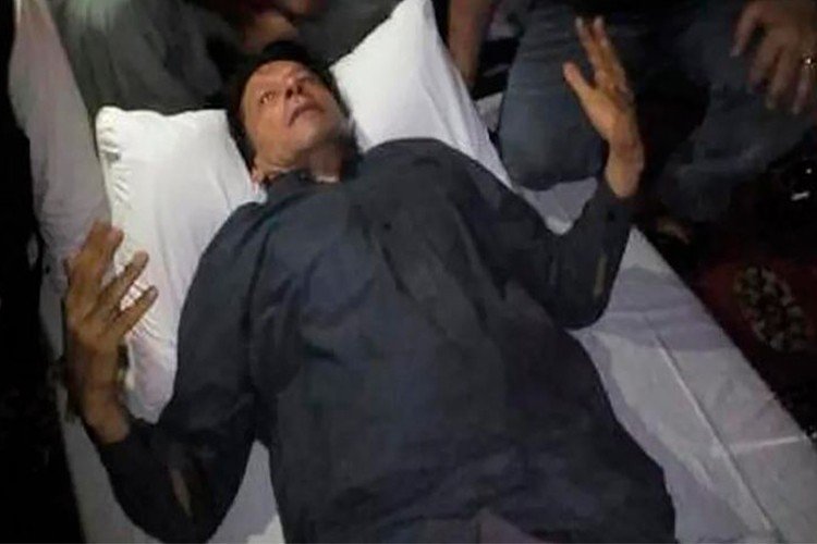 रैली में पाक के पूर्व प्रधानमंत्री Imran Khan पर जानलेवा हमला, 1 की मौत
