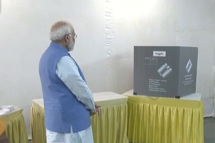 Gujarat 02 Phase Election PM Modi cast vote in Sabarmati﻿
